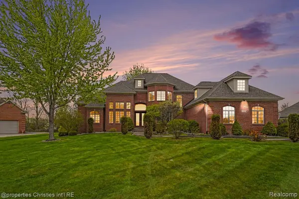 16987 Kings Fairway, Grand Blanc, MI 48439