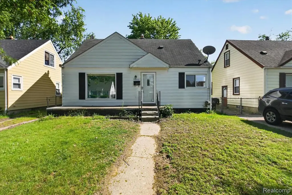 33953 Glover, Wayne, MI 48184 - #1