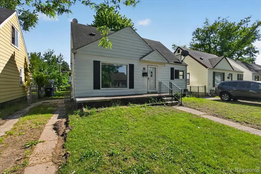33953 Glover, Wayne, MI 48184 - #2