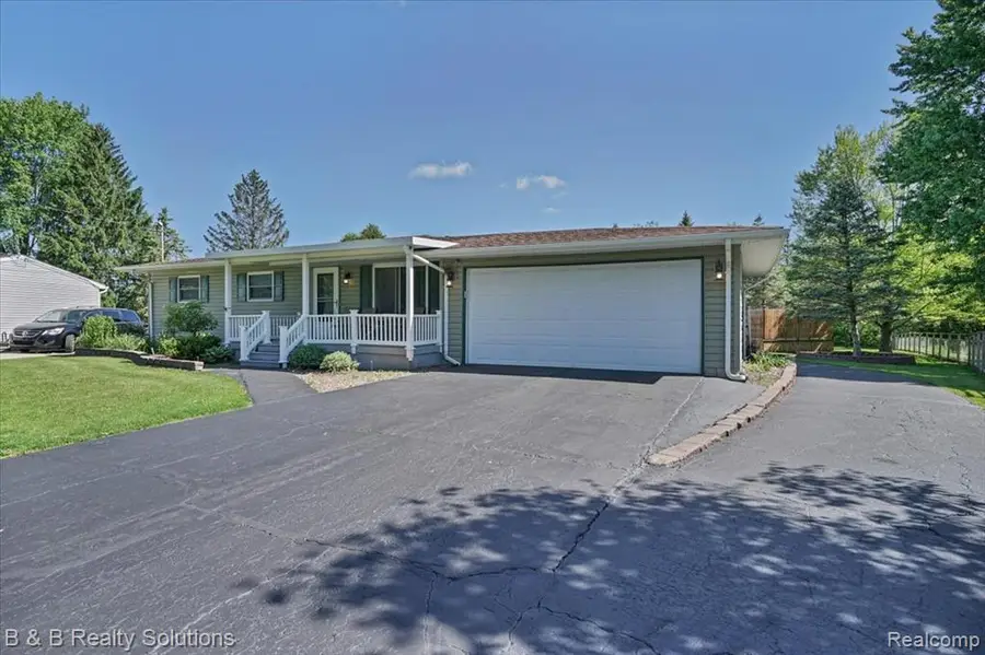 6229 Cold Spring, Grand Blanc, MI 48439 - #3