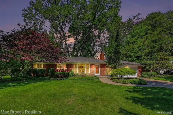 30615 Longcrest, Southfield, MI 48076