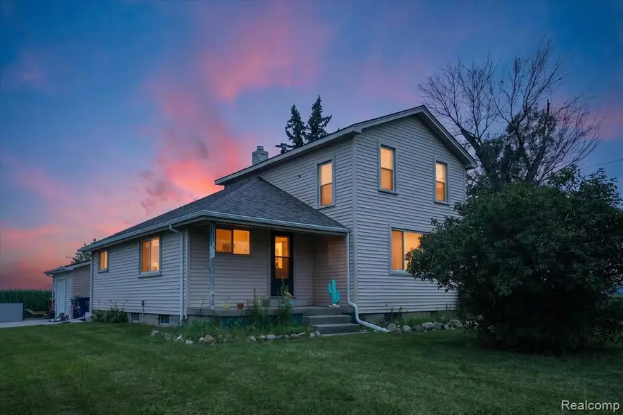 5660 Tittabawassee, Saginaw, MI 48604 - #2