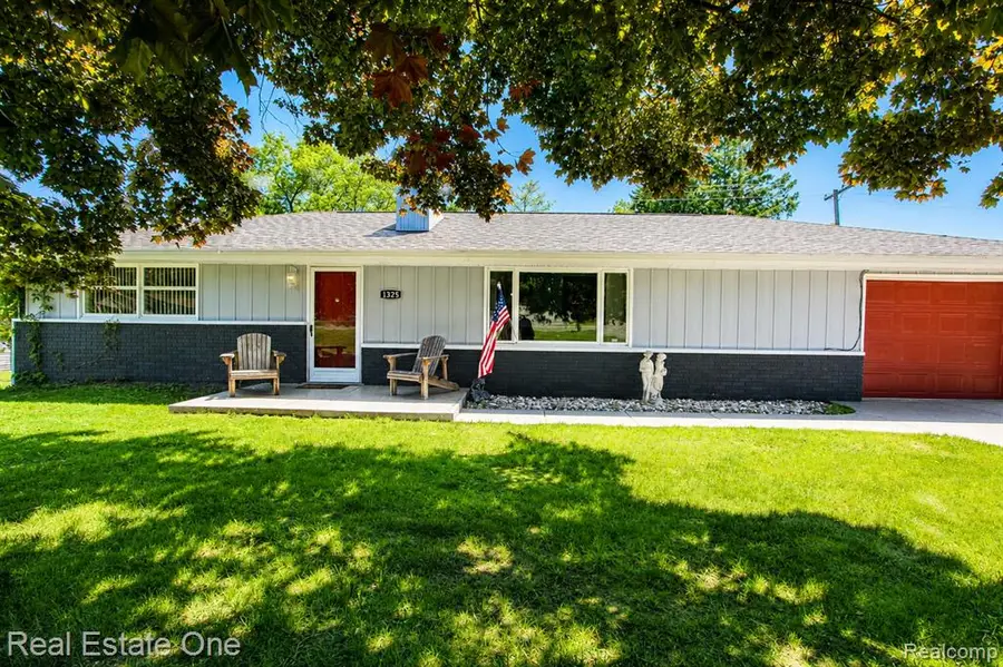 1325 S Hospital, Waterford, MI 48327 - #2