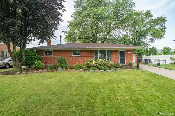 13961 Lyons, Livonia, MI 48154