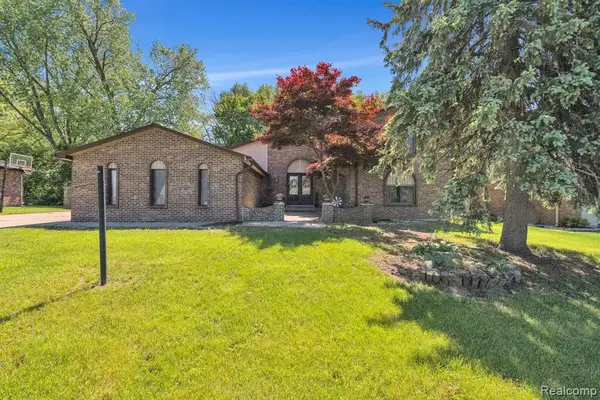 18823 Millar, Clinton Township, MI 48036