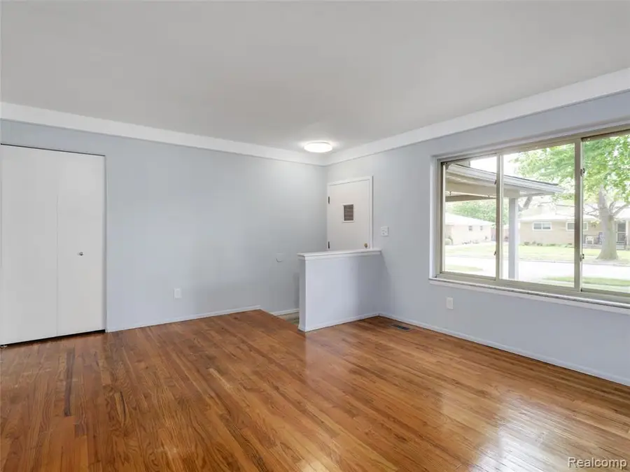 29242 Barkley, Livonia, MI 48154 - #3