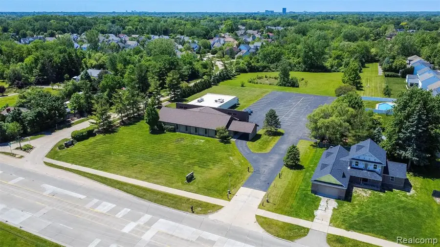 38505 Dequindre, Troy, MI 48083 - #2