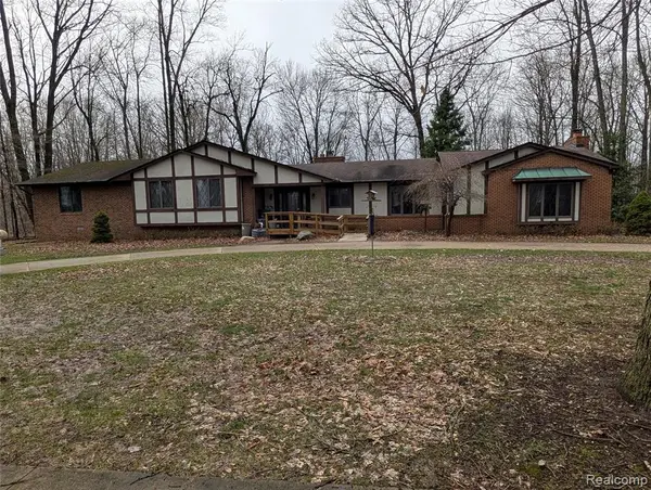 9345 Weber, Columbus, MI 48063