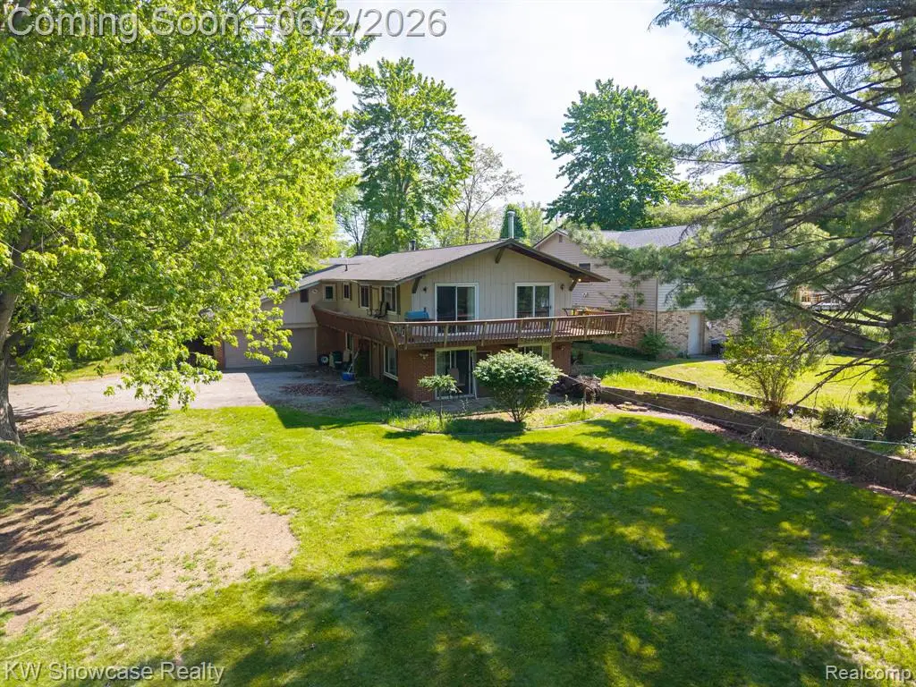 820 Clara, Commerce Township, MI 48390 - #1