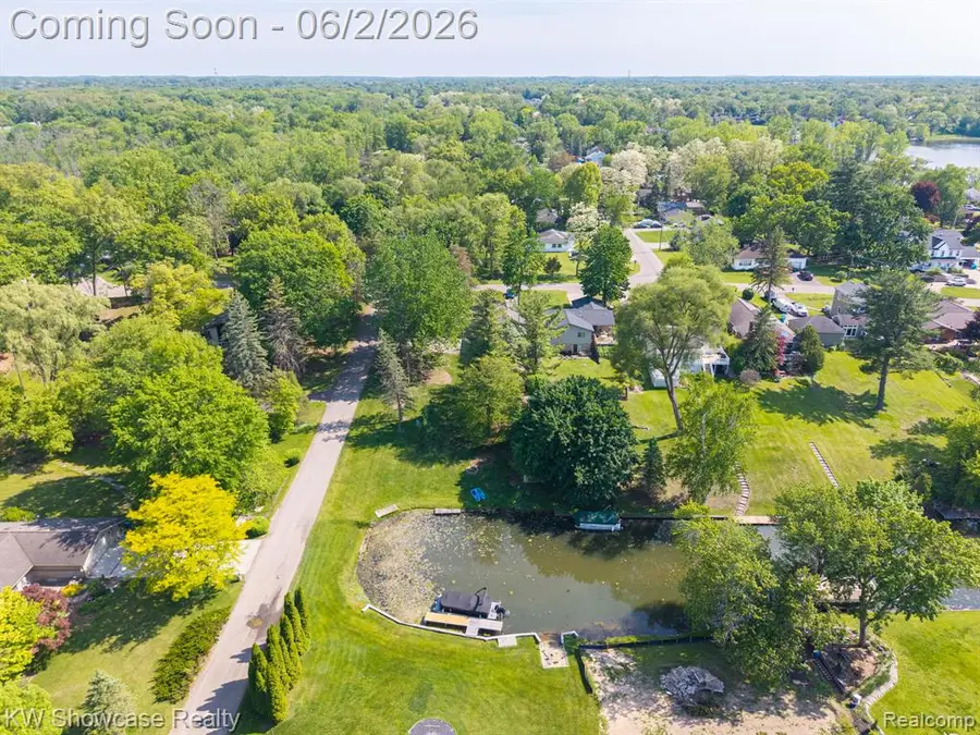 820 Clara, Commerce Township, MI 48390 - #3