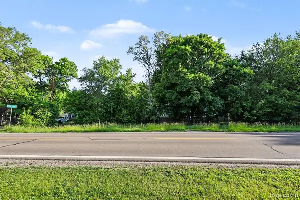 2491 Hoover, West Bloomfield, MI 48324