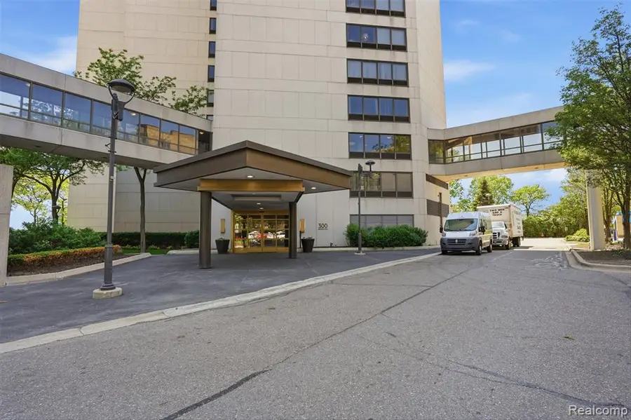 300 Riverfront #24D, Detroit, MI 48226 - #2