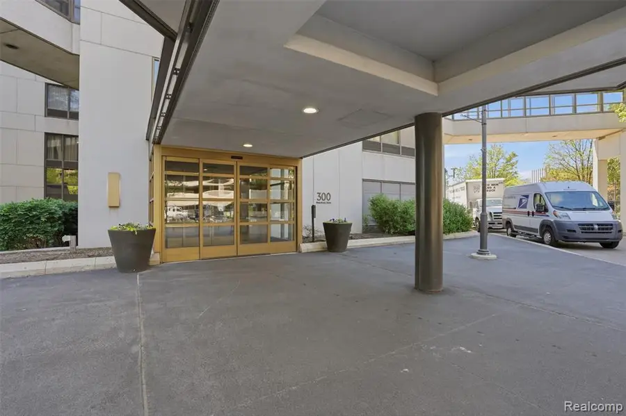 300 Riverfront #24D, Detroit, MI 48226 - #3