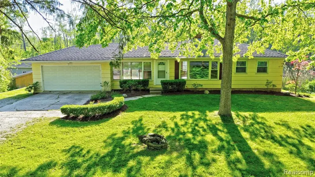5890 Grange Hall, Holly, MI 48442 - #1