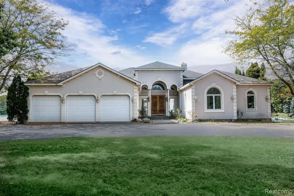 68373 Lake Angela Pointe, Richmond, MI 48062 - #1
