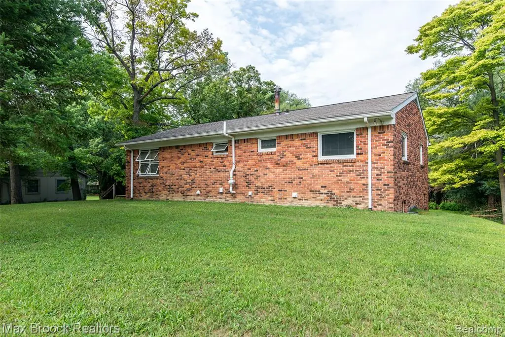 465 Robert, Auburn Hills, MI 48326 - #1