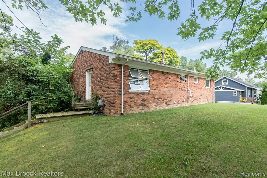 465 Robert, Auburn Hills, MI 48326 - #3