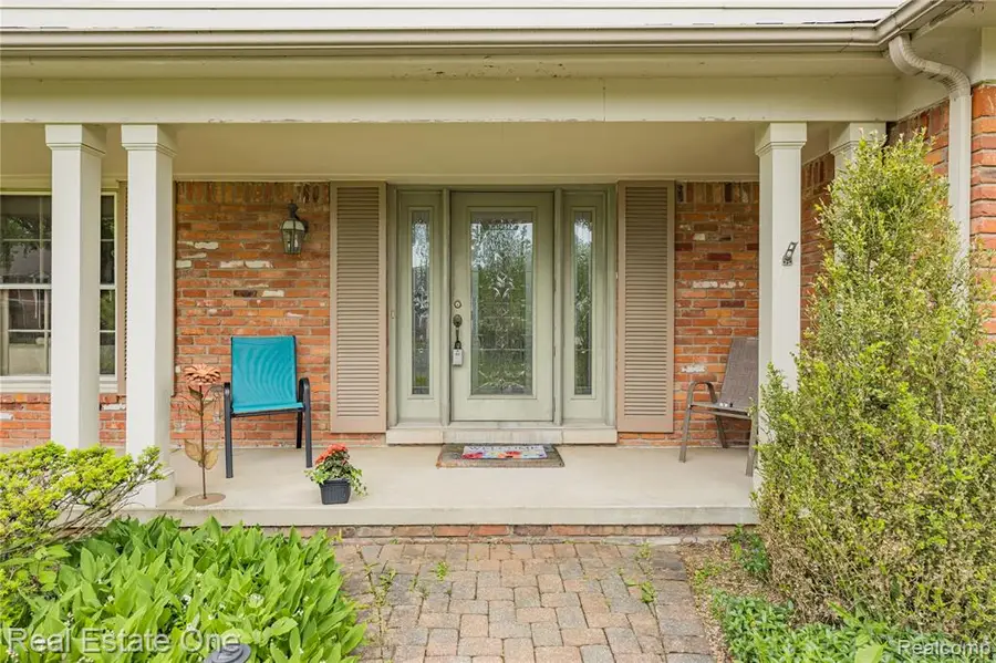 2503 Wickfield, West Bloomfield, MI 48323 - #2