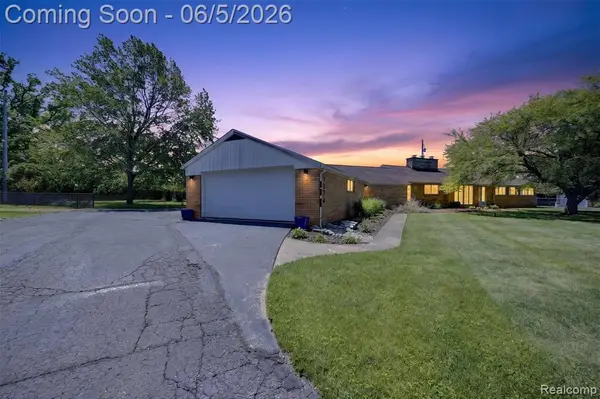 7174 Meadowvue, Grand Blanc, MI 48439