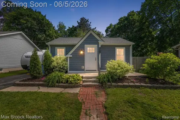 6431 Prairie Lawn, Waterford, MI 48329