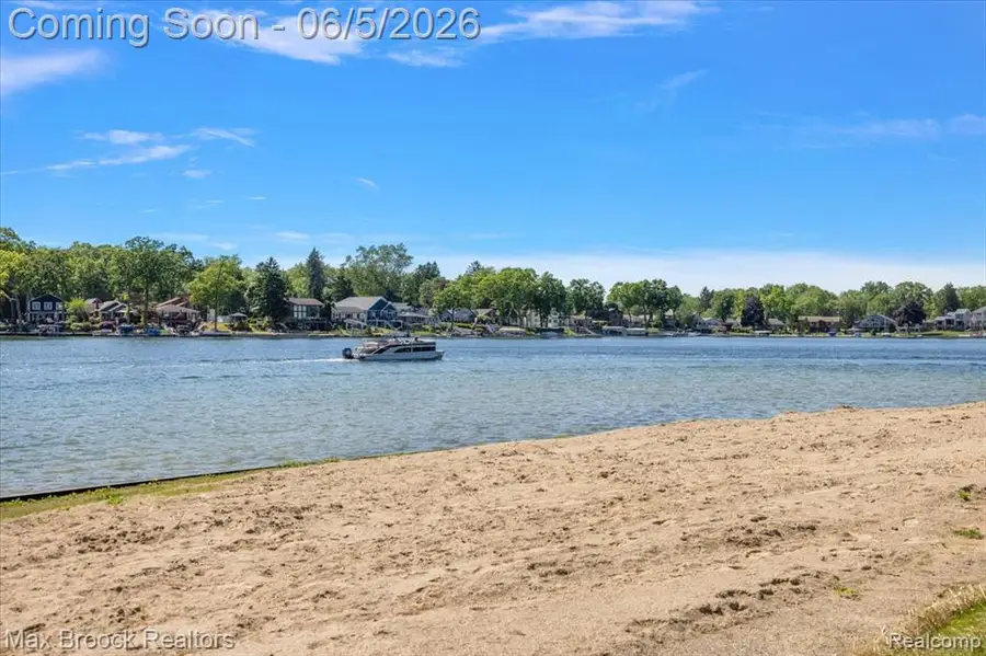 6431 Prairie Lawn, Waterford, MI 48329 - #3