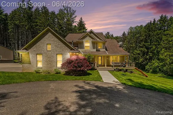 9875 Buckhorn Lake, Holly, MI 48442