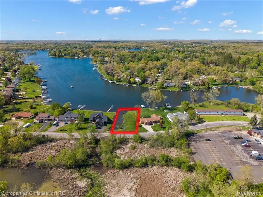 188 Wolverine, Wolverine Lake, MI 48390 - #2