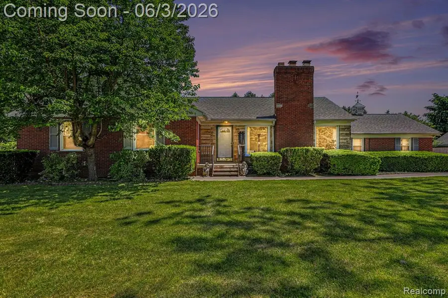 46430 Schoenherr, Utica, MI 48315 - #2