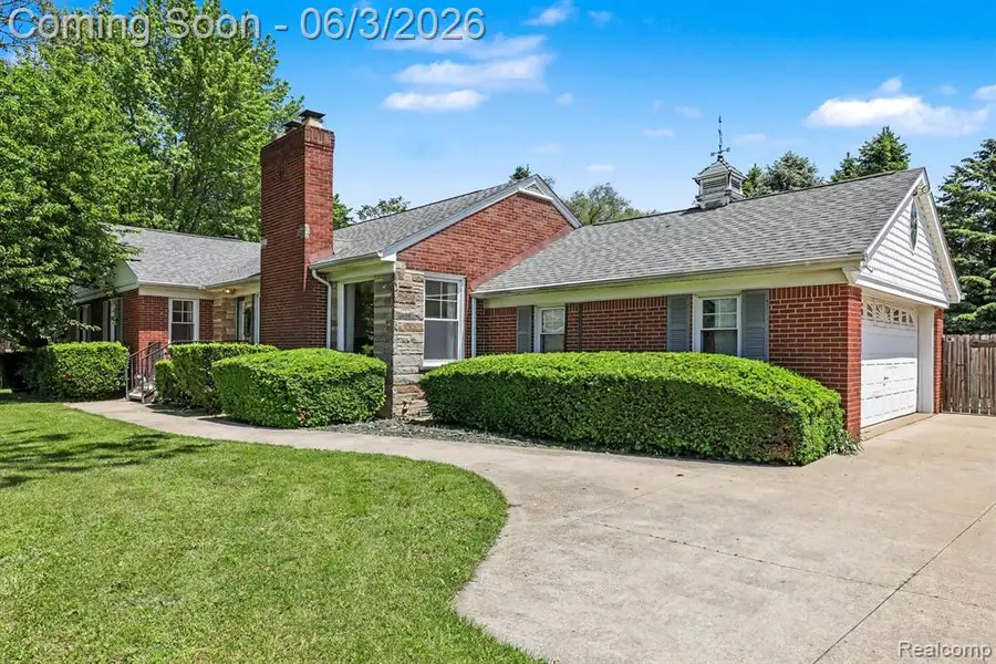 46430 Schoenherr, Utica, MI 48315 - #3