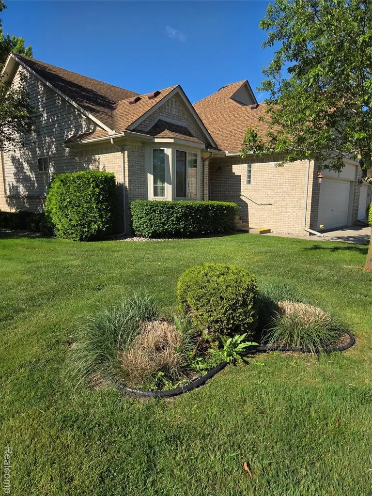 30118 Indianwood, New Baltimore, MI 48047 - #1