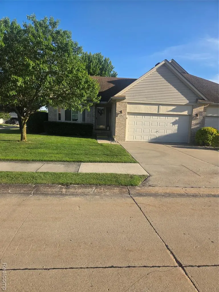 30118 Indianwood, New Baltimore, MI 48047 - #2