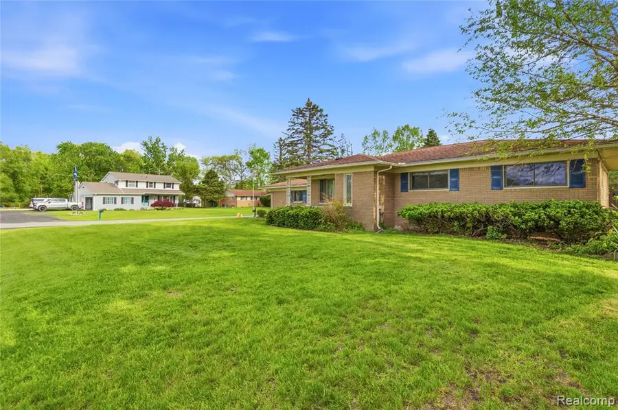 3129 Beacham, Waterford, MI 48329 - #3