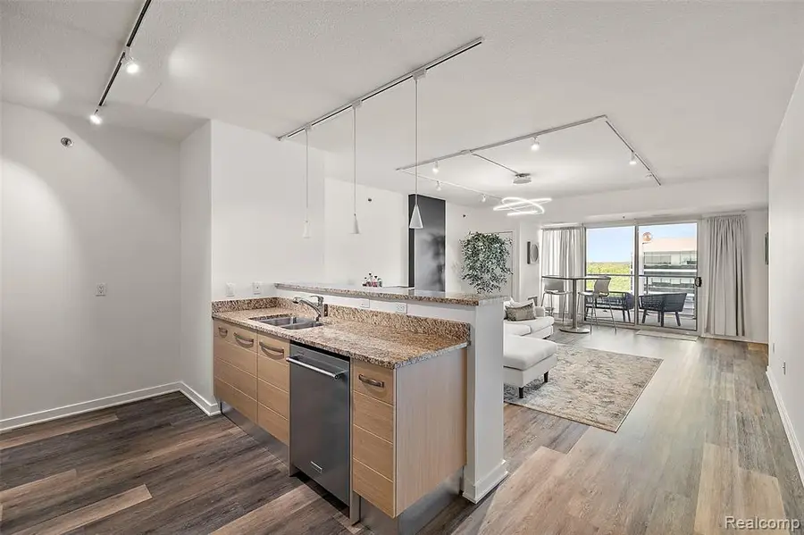 432 S Washington #806, Royal Oak, MI 48067 - #3
