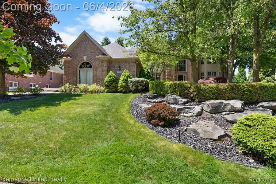54501 Salem, Shelby, MI 48316 - #2
