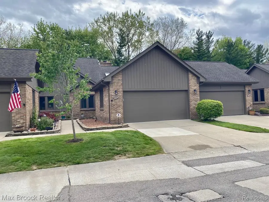 16226 Pine Ridge, Fraser, MI 48026 - #2