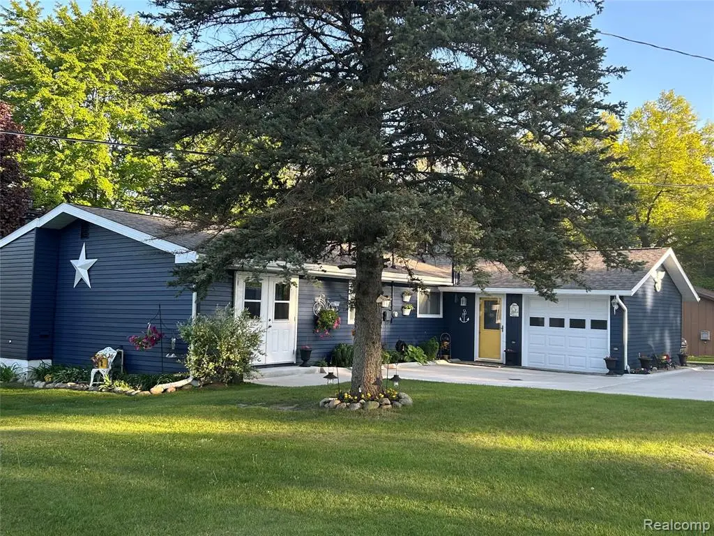 3301 W Huckleberry, Farwell, MI 48622 - #1