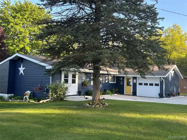 3301 W Huckleberry, Farwell, MI 48622