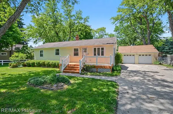 968 Beckley, Oxford, MI 48371