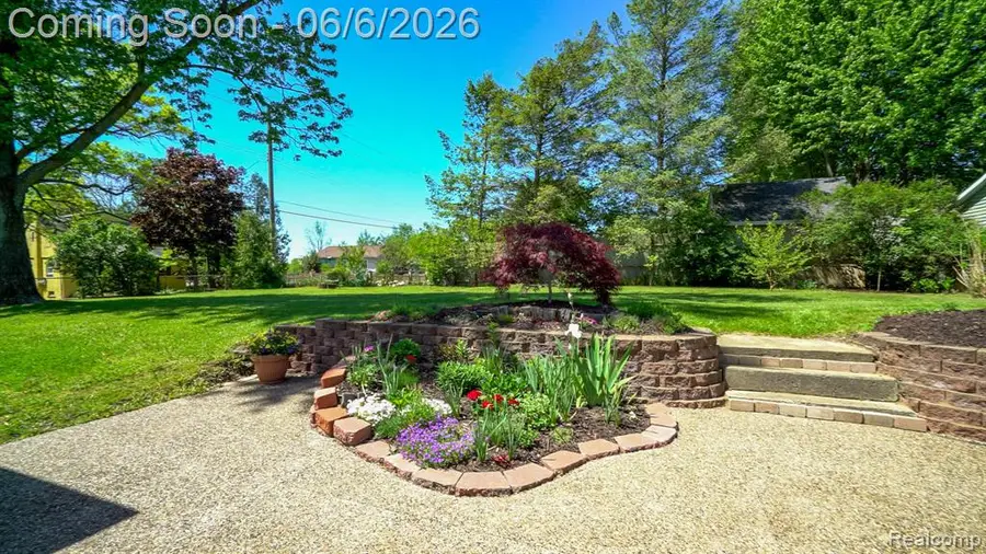 3402 Mahopac, Lake Orion, MI 48360 - #2