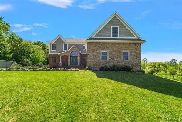 5035 Hidden Ridge, Metamora, MI 48455