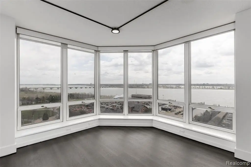 250 E Harbortown #1209, Detroit, MI 48207 - #1