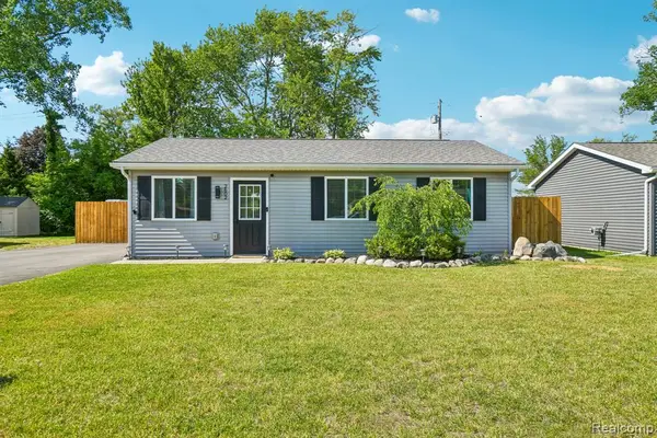 2602 Pontiac Lake, Waterford, MI 48328