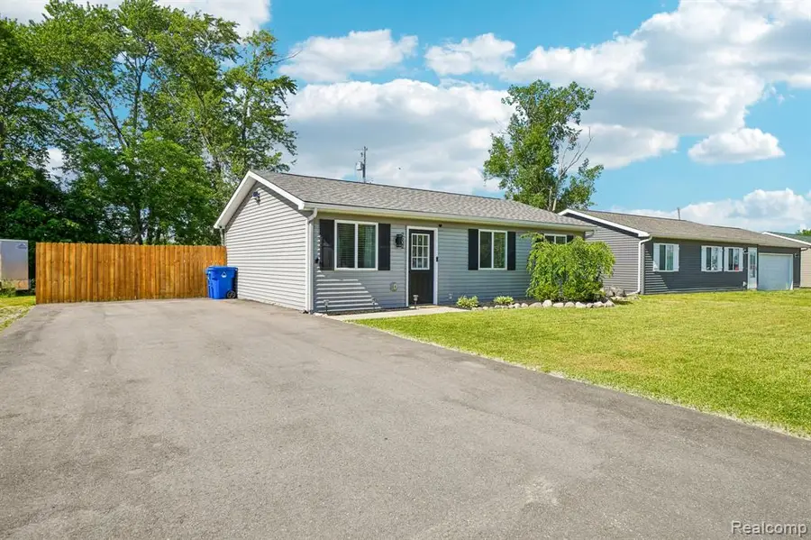 2602 Pontiac Lake, Waterford, MI 48328 - #3