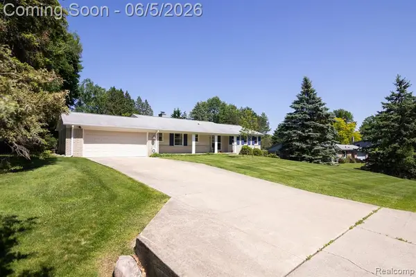 724 Sandstone, Rochester Hills, MI 48309