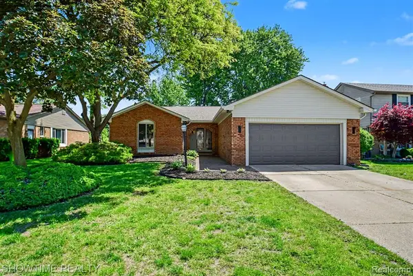 47726 Lexington, Macomb, MI 48044