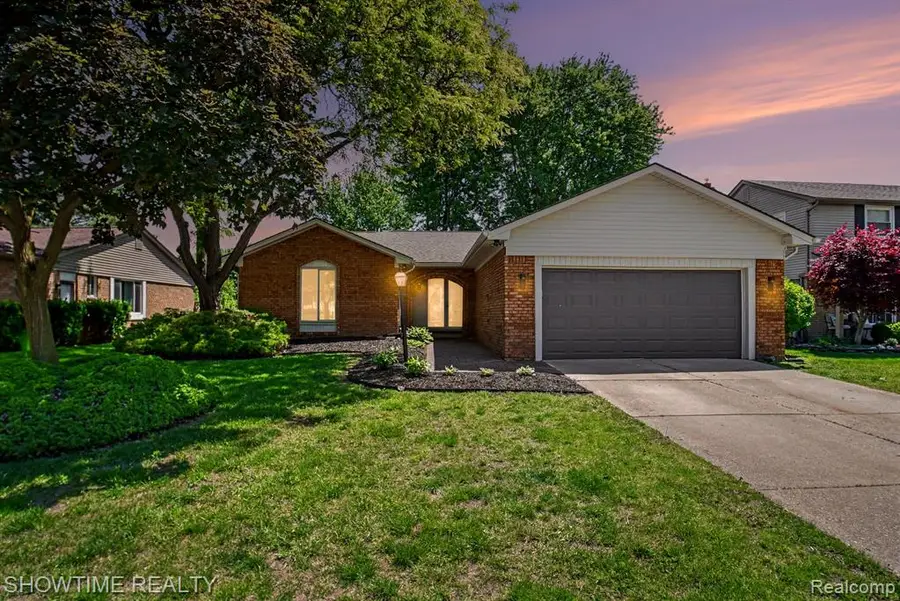 47726 Lexington, Macomb, MI 48044 - #2