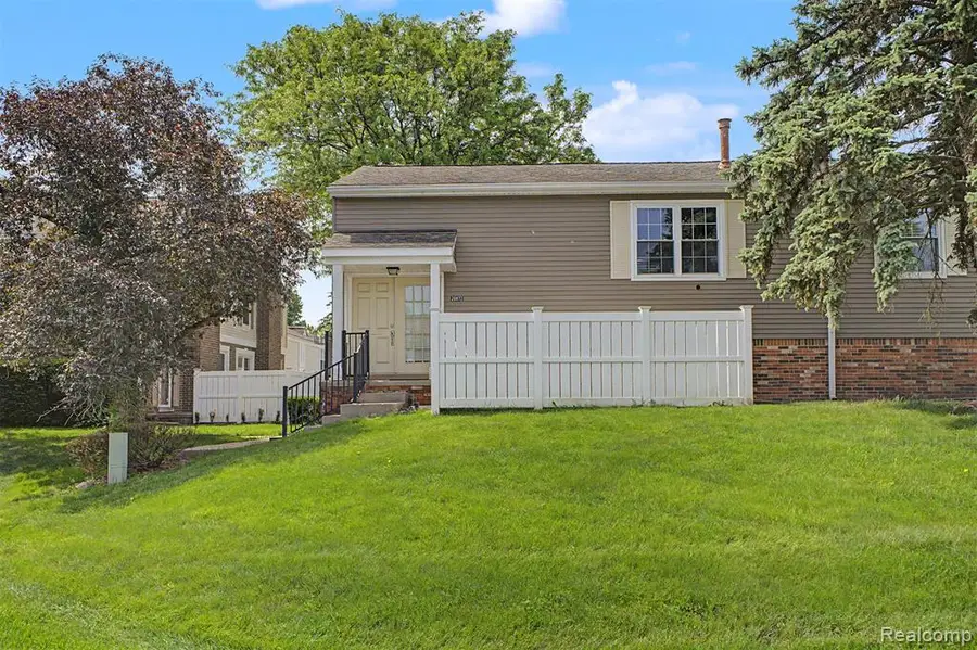 20872 E Glen Haven #30, Northville, MI 48167 - #3