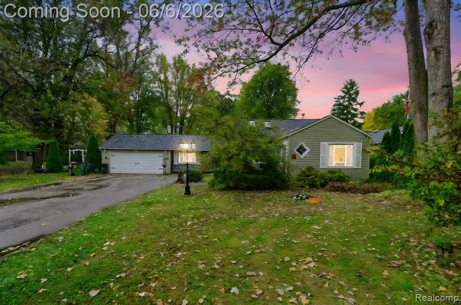 8749 Pacton, Shelby, MI 48317 - #2