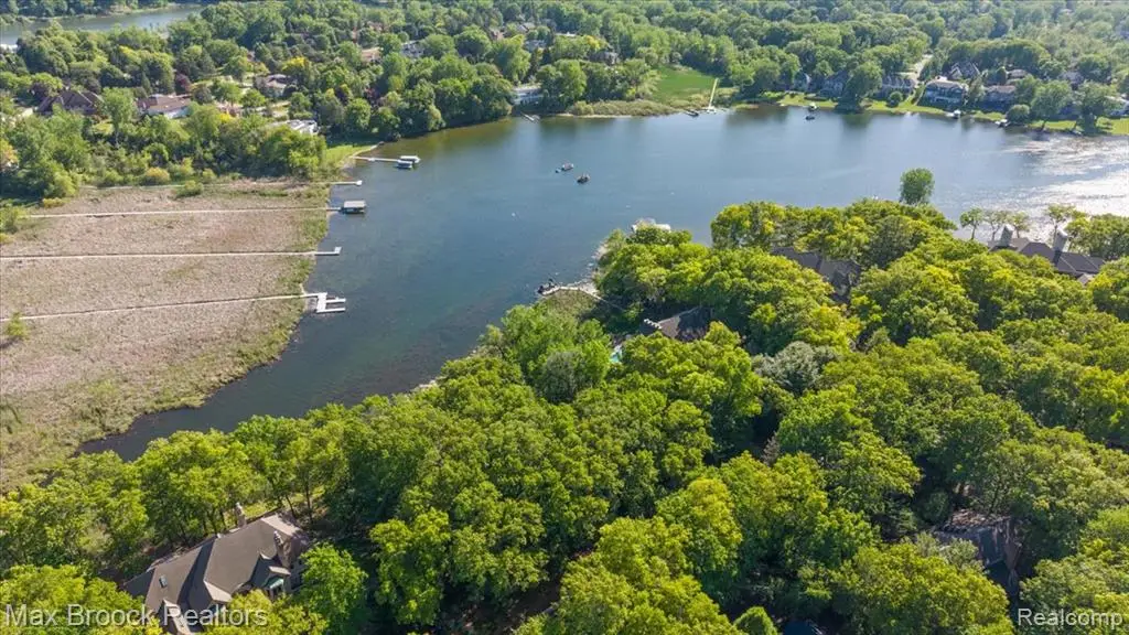 1729 Heron Ridge, Bloomfield Hills, MI 48302 - #1