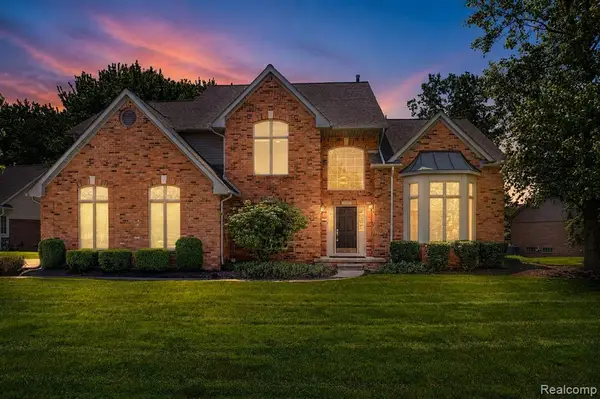 1297 Almond, Troy, MI 48098